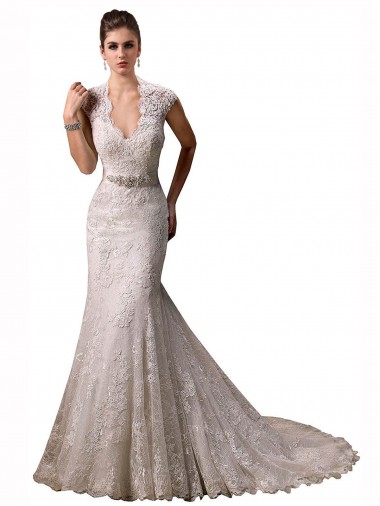 Shop Halter V-Neck Mermaid Lace Wedding Dress with Keyhole Back Montreal