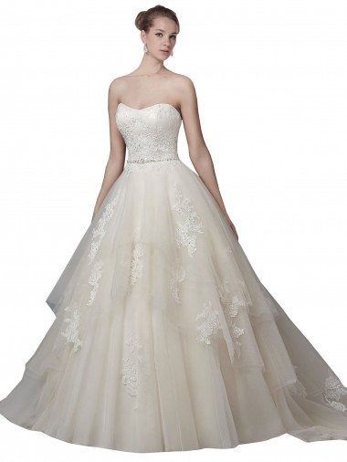 Shop Strapless Ball Gown Tulle Wedding Dress with Lace Appliques Montreal