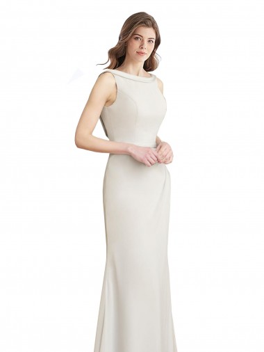 Shop Long Chiffon Bridesmaid Dress with Boat Neckline and Satin Collar Montreal